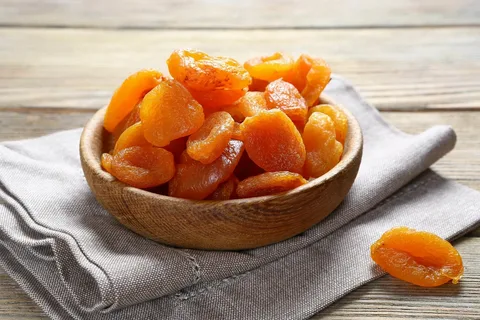 آلو بخارا قیسی با رنگ طبیعی و جذاب
